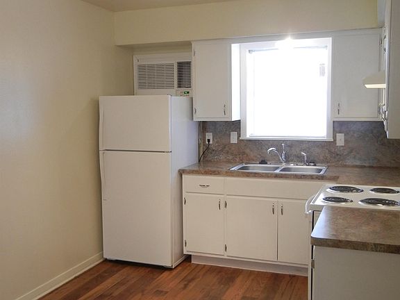 4th image of 705 S Jackson St APT 18