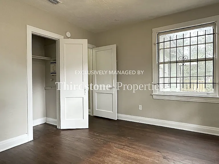 562 W 49th St — Photo 13