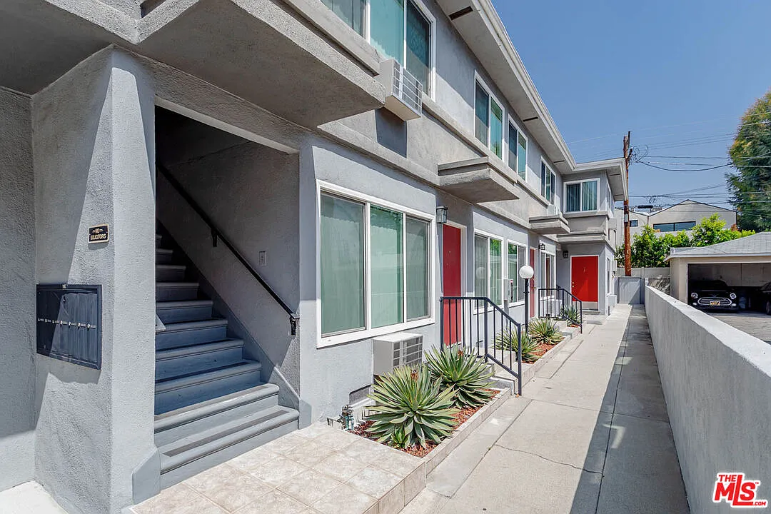 2 bed, 1.0 bath, 850 sqft, $2,595 — Photo 3