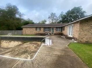 1354 W 10th St, Bogalusa, LA 70427