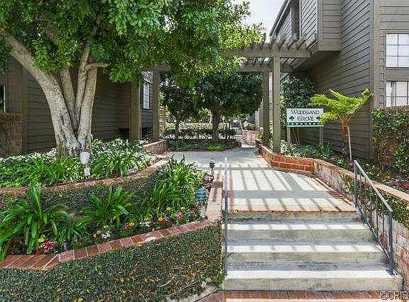 3rd image of 5731 Topanga Canyon Blvd APT 2