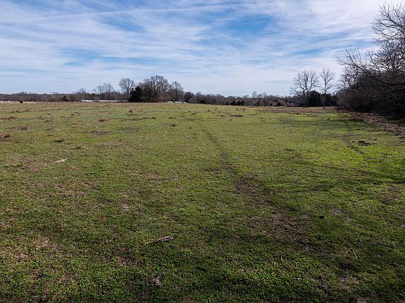 4th image of 2805 E 2200 Road