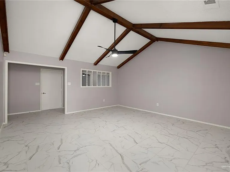 2409 Camellia Ave — Photo 4