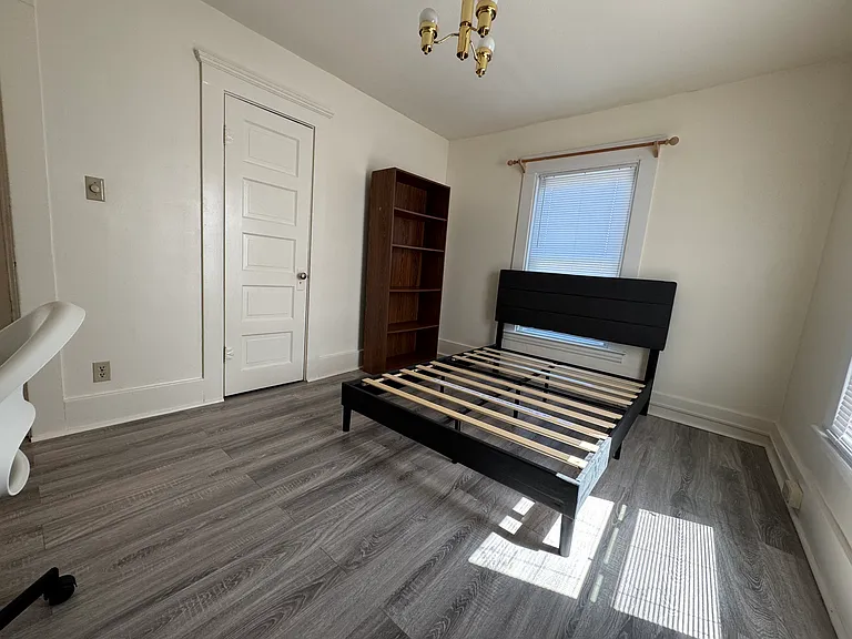 130 Roosevelt Ave #5 — Photo 20