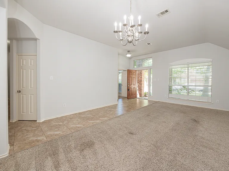 5556 Sky Ridge Dr — Photo 7