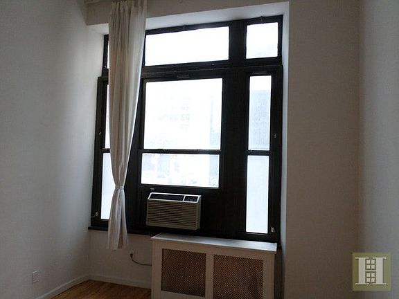 4th image of 160 Front St APT 1H