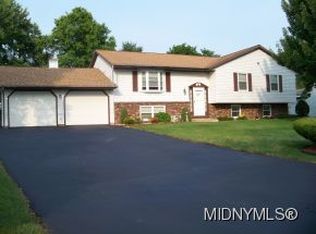 8006 Crestview Ln, Rome, NY 13440