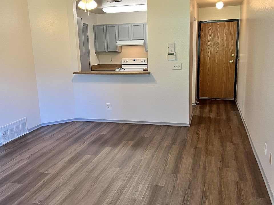 1st image of 2109 Vinton St APT 14