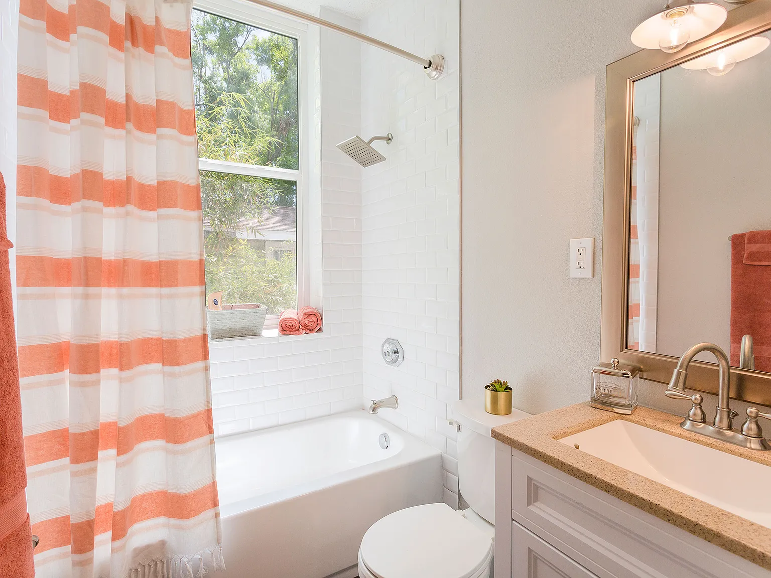 2 bed, 705 sqft, $2,250 — Photo 4