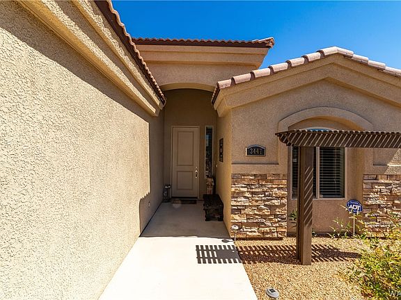 3rd image of 3447 Laramie Avenue