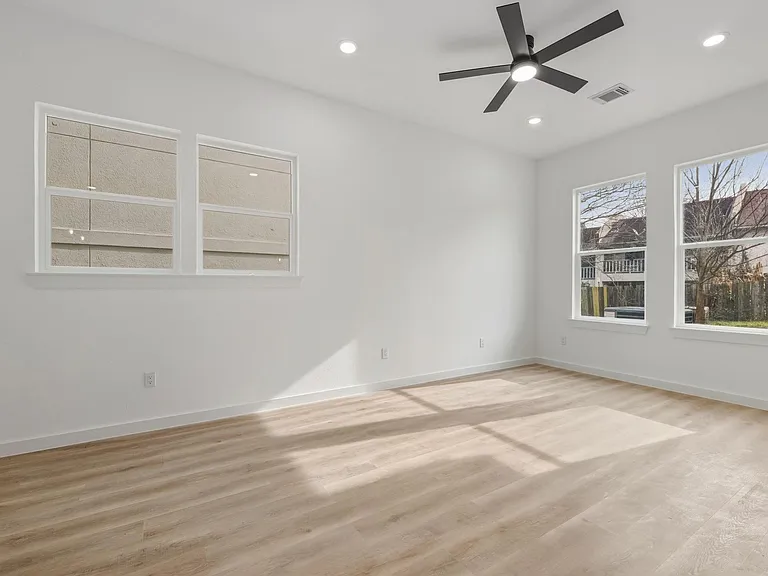 117 Capetown Ln — Photo 25