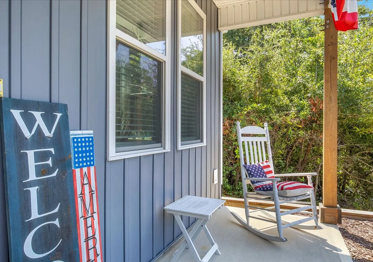 Furnished 3-Bedroom Rental in Emerald Isle 6-Month Lease Available — Photo 3