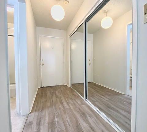 5th image of 1610 Granville Ave APT 14
