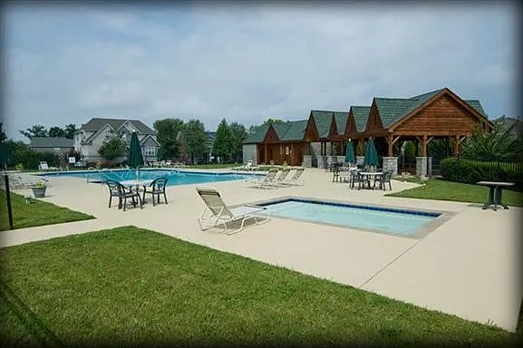 1381 Round Hill Ln — Photo 16