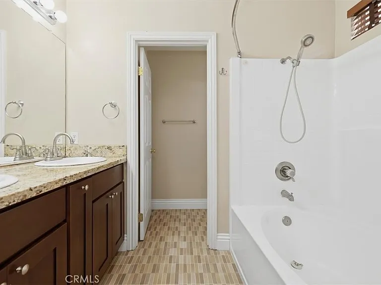 930 Primrose Ln — Photo 19