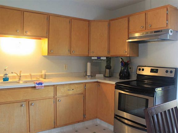 5th image of 1321 Park Ct