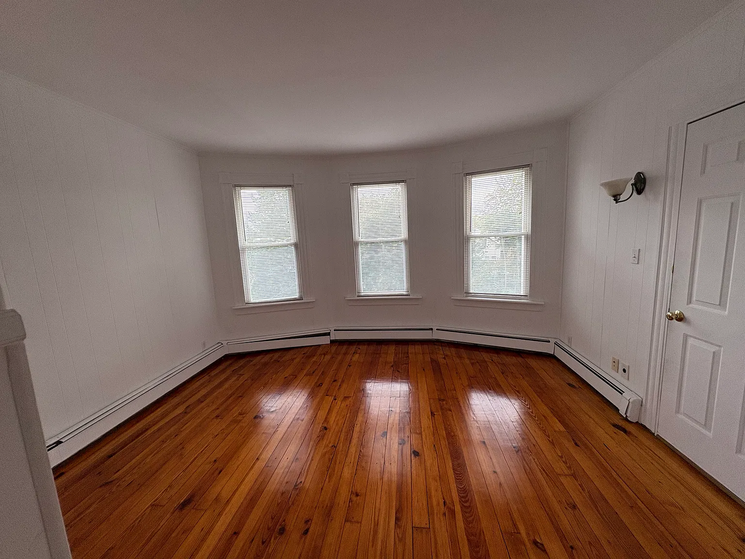 2 bed, 1200 sqft, $2,000 — Photo 4