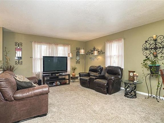 5th image of 5938 Caenen St