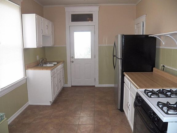 4th image of 1741 Courtland Ave