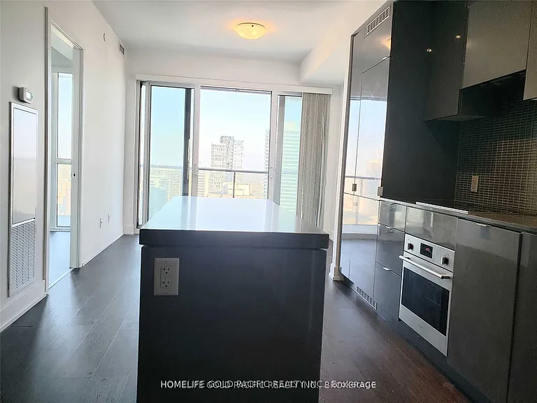 7 Grenville St #3406 — Photo 5