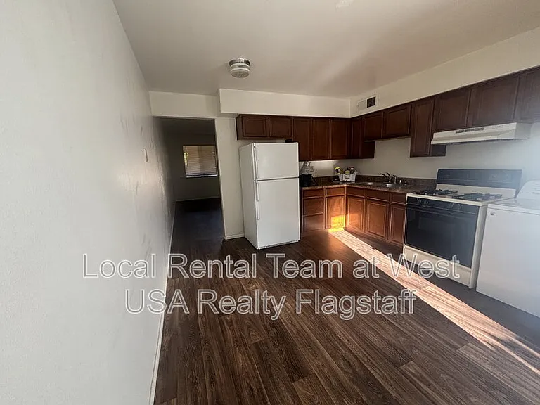 2219 E Dortha Ave #5 — Photo 12