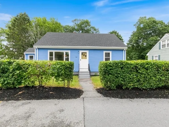 691 Beacon St, Lowell, MA 01850