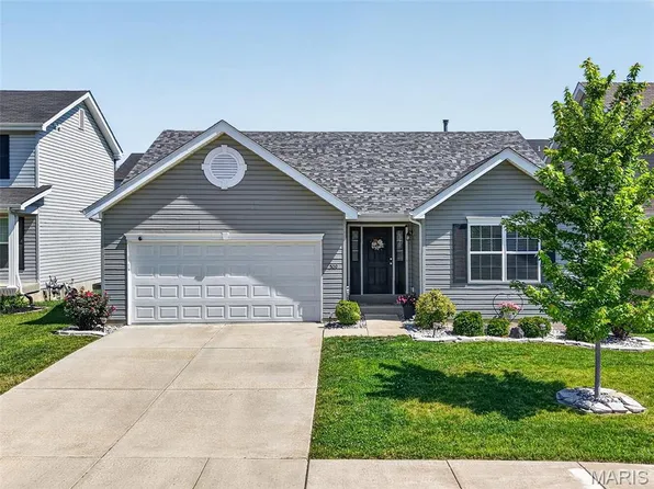 509 Gaslite Dr, O'Fallon, MO 63366