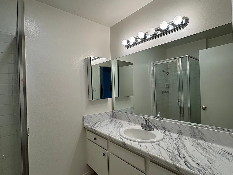 Master bedroom bathroom