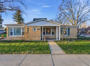 1010 W Elm St, Arlington Heights, IL 60004