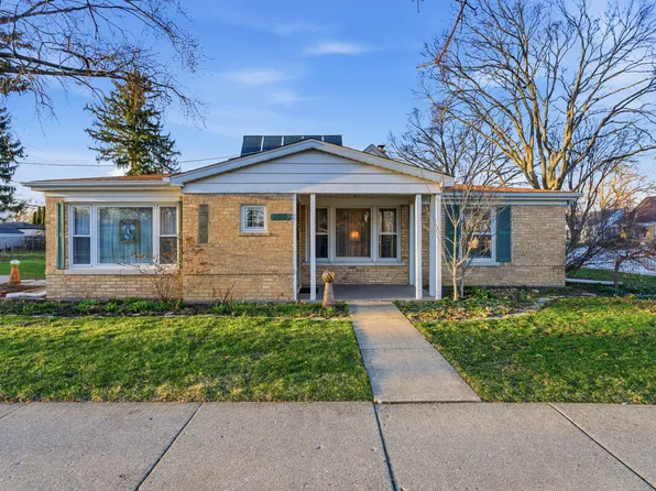 1010 W Elm St, Arlington Heights, IL 60004