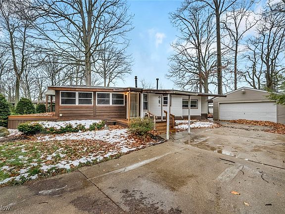 3rd image of 296 Ashwood Dr
