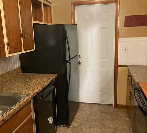 3rd image of 11812 Robinwood Dr