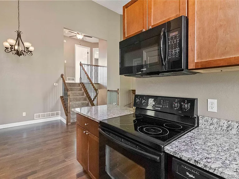 19713 Applewood Ct — Photo 11
