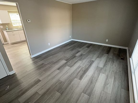 3rd image of 5754 Taggart Dr