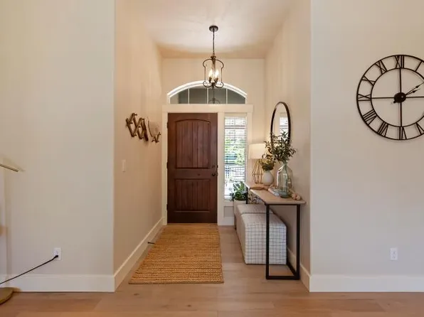 522 E Washakie St, Meridian, ID 83646