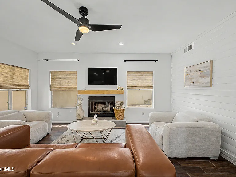 5773 W Shannon St — Photo 16