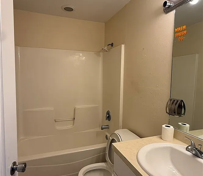 202 Hightower Ave S — Photo 8