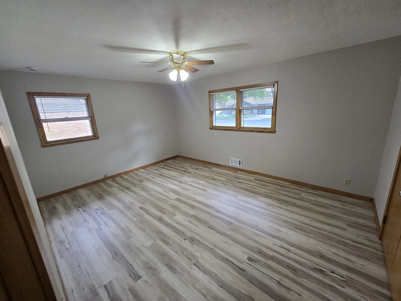 3 bed, 1300 sqft, $1,500 — Photo 4