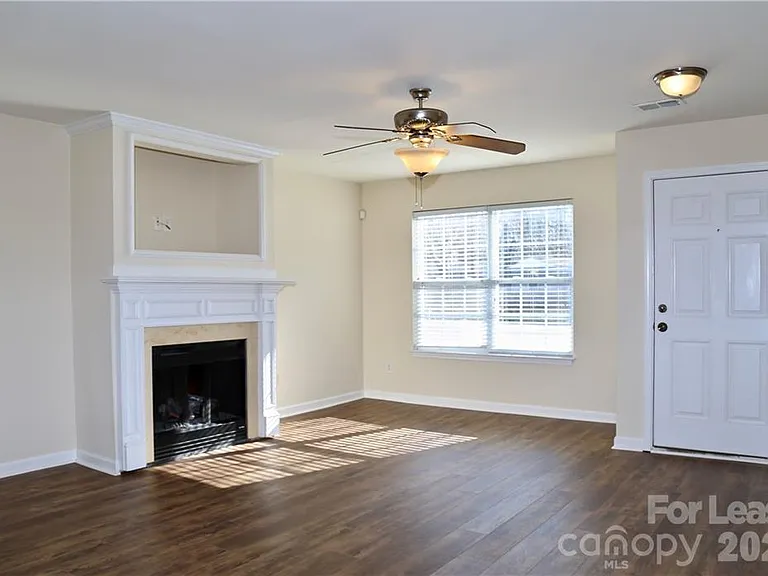 8727 Wandering Creek Way — Photo 4