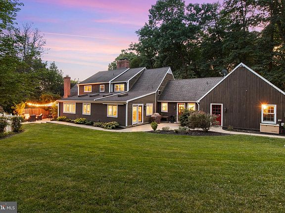 4th image of 1979 Alcott Rd