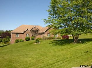 4621 Fahringer Dr, Hellam, PA 17406