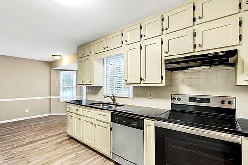 4th image of 4490 Bexley Dr