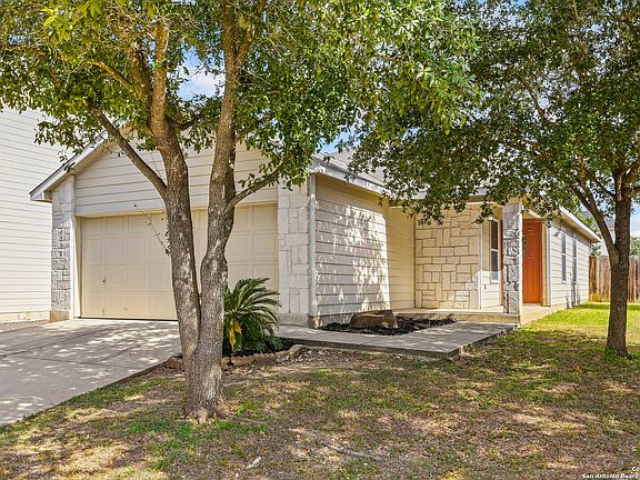 2nd image of 9703 Woodland Pines