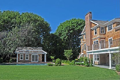 3rd image of 33 Captains Neck Ln