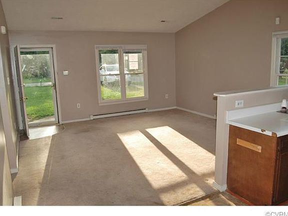 5th image of 217 Lowell St