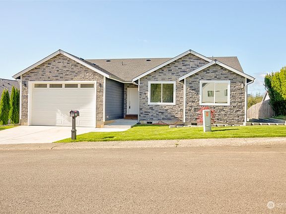 2nd image of 3155 Sanderling Dr