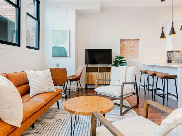 122 College St #202, Asheville, NC 28801
