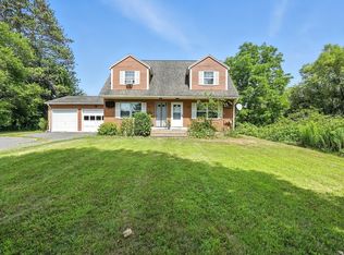 505-507 Sunderland Rd, Amherst, MA 01002