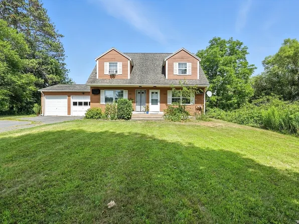 505-507 Sunderland Rd, Amherst, MA 01002