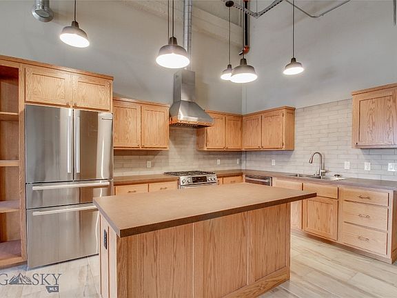3rd image of 1363 Montana Ave Suite 303